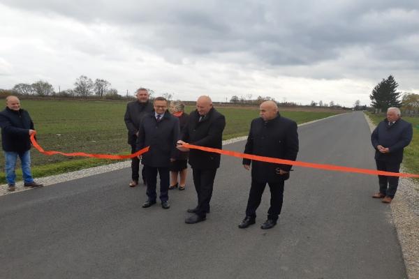 Uroczyste otwarcie drogi w miejscowości Kamień